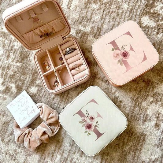 La Boîte à Bijoux Personnalisée : Un Écrin de Tendresse pour la Fête des Mères 2026 - Le cadeau de maman