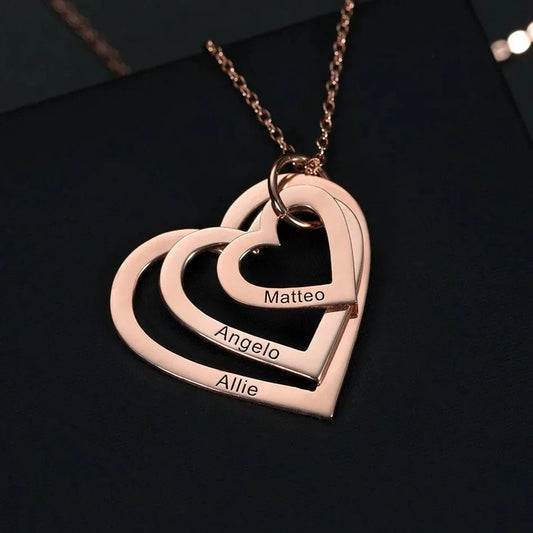 Collier personnalisé prénoms sur cœurs – Cadeau unique pour la fête des mères - Le cadeau de maman